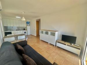 Apartamento con terraza cerca de la playa en Roses - ES-319-7