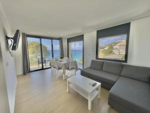 Apartamento con vista al mar, acceso a playa, parking privado - ES-319-90
