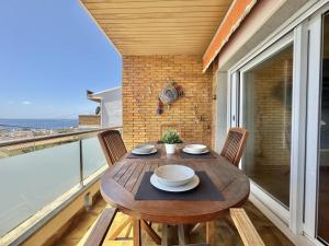 Apartamento con Terraza, Parking y Aire Acondicionado en Roses - ES-319-100