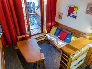 Duplex 5 pers style Perriand, Arc 1800, skis aux pieds - FR-1-411-1016