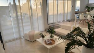 Private Pool, Villa Esperanza by Nivariahost