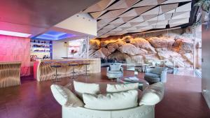 Camelback Mountain Luxury Pool, Golf, & Views