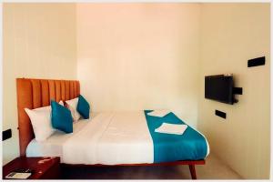 Hotel Moana Villa Goa Near Sea Beach #Restaurant #Swimming Pool #Free Wifi #Room Service #Best Hotel In Goa