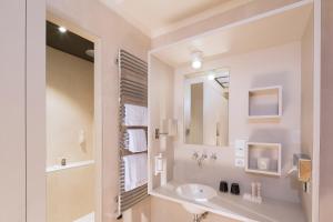 Hotels Hotel Le Colombier : photos des chambres