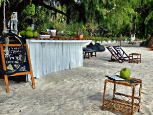 White Beach Resort Longset