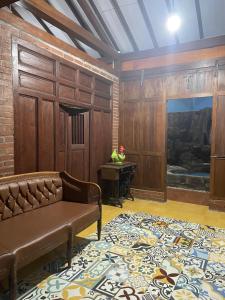 Destans Hut Family Homestay