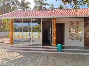 His Grace BEACH AVENUE, Malpe Beach