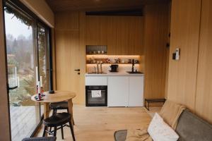 Kota Garana-Couples Mountain Hideaway with a View