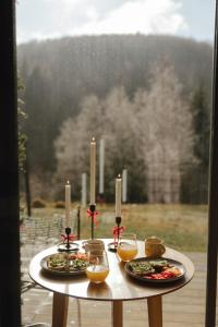 Kota Garana-Couples Mountain Hideaway with a View