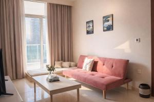 Family Stay in Downtown 2BR Sleeps 6 Burj View