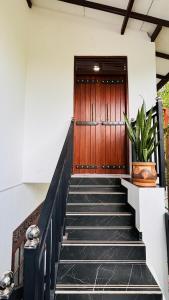 Saketha Villa, Thalpe - 500m to beach