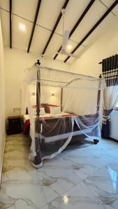 Saketha Villa, Thalpe - 500m to beach