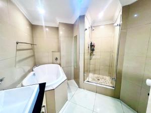 Seaview Horizon Ocean View Near Cruise Port Two-Bedroom Apartment