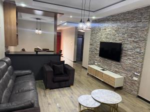 Steady State Apartment 4