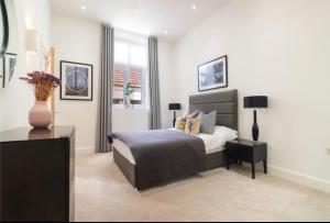 2 Bed, parking, 22mins-Central London, 15mins-LHR
