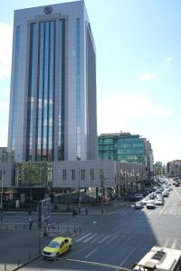 Spacious 4BR, 3BT with 3 balconies