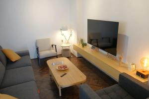 Spacious 4BR, 3BT with 3 balconies