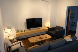 Spacious 4BR, 3BT with 3 balconies