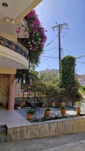 Lenico Beachfront Suites