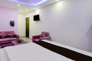 Hotel O Royal Sangrila Inn