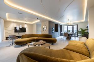 Les Villas Privilege - Harry & Joshua