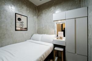 Coast Residences Near MOA and NAIA Manila Bay View with Pool