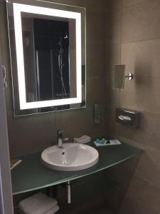 Hotels Hotel Saphir Lyon : photos des chambres