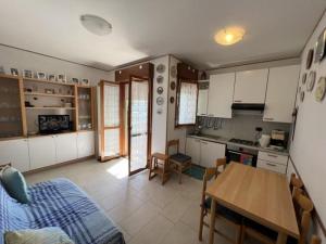 Spacious apartment with pool access