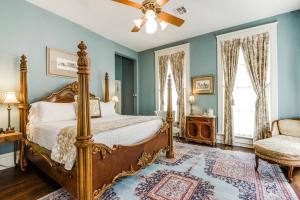 Deluxe King Room - Oge House on the Riverwalk room in Noble Inns
