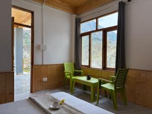 Thirthen riverside retreate bastatiat Rubal Home Stay