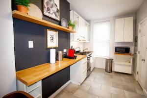 Hoboken 15 Min Train to Manhattan Full Kitchen