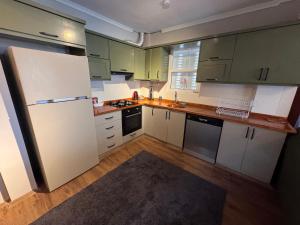 Central Cozy Villa 5 Min to Beach