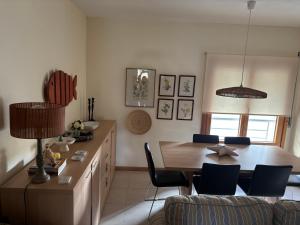 Lua do Mar - T2 - Piscina - Fte ao Mar- Central