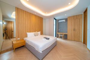 BangTao 4-Bedroom Brand New Modern Luxury Villa 2024 Minimalist Design Spacious 15-meter L-Shaped Swimming Pool Ideal for Guests