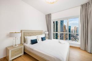 FiveX Luxury 2BR at Lake Point JLT