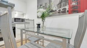 Stylish Modern 1-Bedroom Apartment with Fast Transport Links