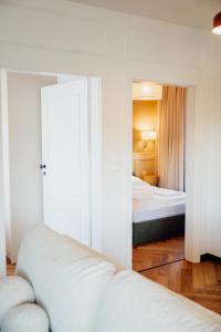 Summit 50s by Hillside