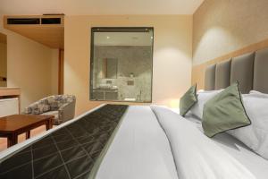 Luxe Stayz JR Marrion