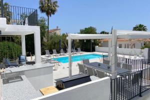 Villa Mariposa with sea views