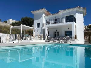 A stunning villa with sea views