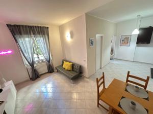 La Dolce Vita Home 15