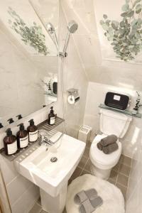 STAY H # Prime Location # 1 Stop to Seongsu # Lines 2,5 #Hongdae# Myeongdong# KSPO #DDP