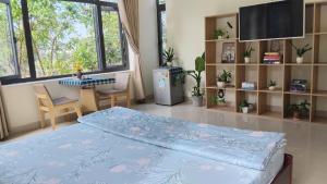 Nhà nhỏ dưới chân đồi