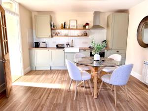 Cotswolds Farmhouse Cottage