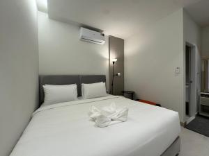 Brand New Modern Pattaya Pool Villa near Walking street