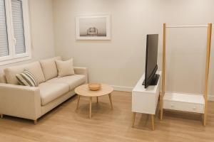 Nice , face à la mer , proche de laéroport , promenade des anglais