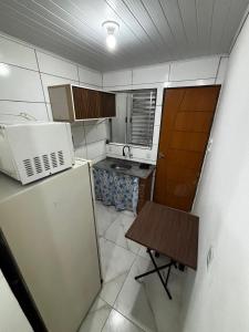 Kitnet SEM FILA KIT 10 min Lagoinha e Ponta das canas com ventilador