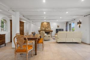 Magnificent Stone Villa in Le Tignet