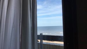 Departamento Frente Mar Pileta Climatiza Cochera