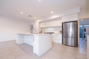 Henley Brook - Finest